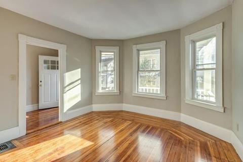 13 Bennett St, Beverly, MA 01915 photo 11