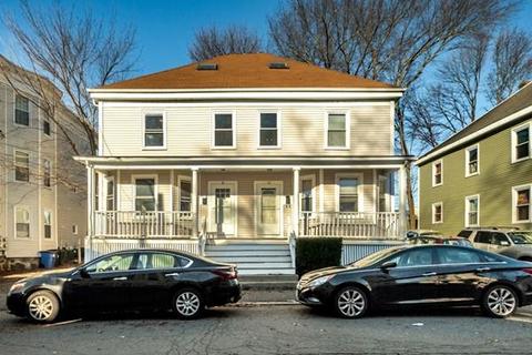 13 Bennett St, Beverly, MA 01915 photo 2
