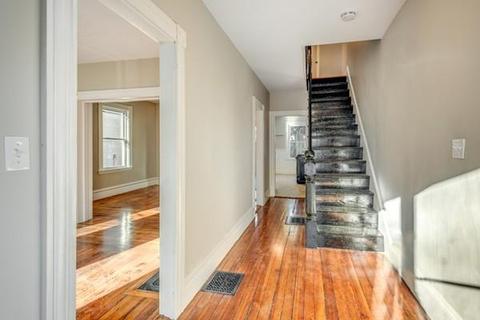 13 Bennett St, Beverly, MA 01915 photo 9