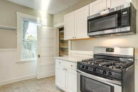 13 Bennett St, Beverly, MA 01915 photo 5