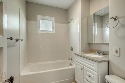 13 Bennett St, Beverly, MA 01915 photo 8