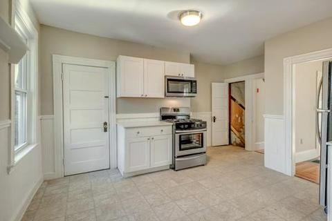 13 Bennett St, Beverly, MA 01915 photo 7