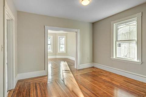 13 Bennett St, Beverly, MA 01915 photo 13