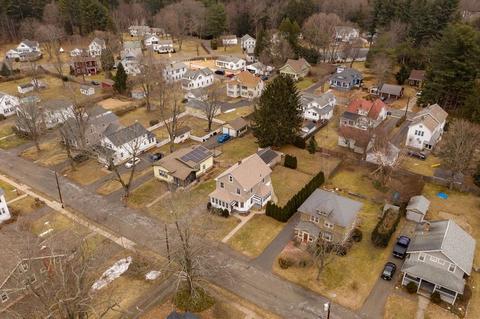 7 Knight Ave, Easthampton, MA 01027 photo 4