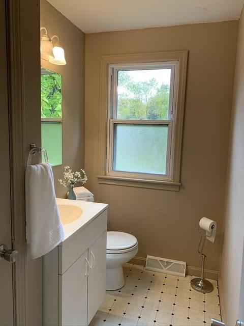 210 Keddy St, Springfield, MA 01109 photo 12