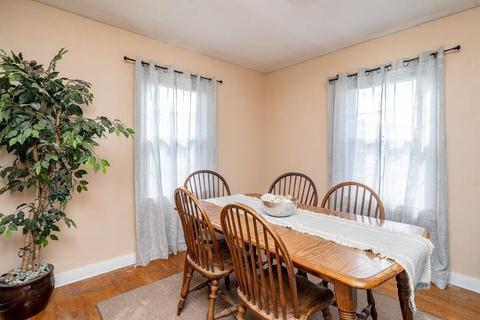 32 York St, Chicopee, MA 01020 photo 6