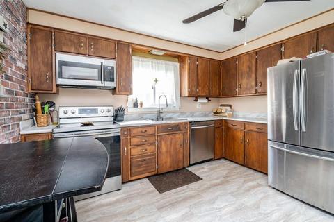 32 York St, Chicopee, MA 01020 photo 5