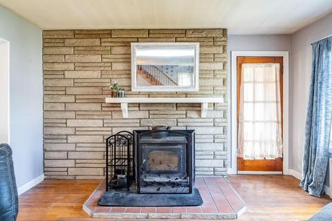 32 York St, Chicopee, MA 01020 photo 9