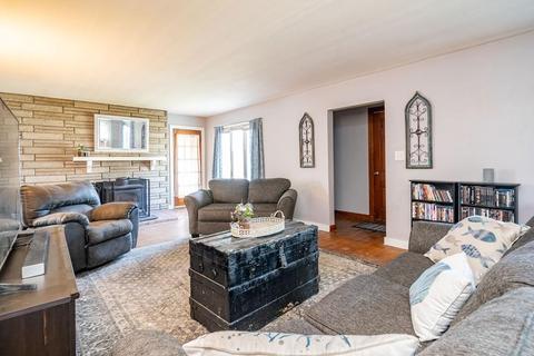 32 York St, Chicopee, MA 01020 photo 1