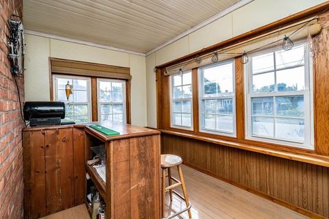 32 York St, Chicopee, MA 01020 photo 11