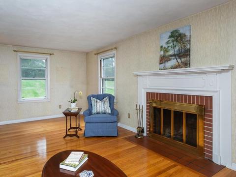67 Newton Rd, Springfield, MA 01118 photo 9