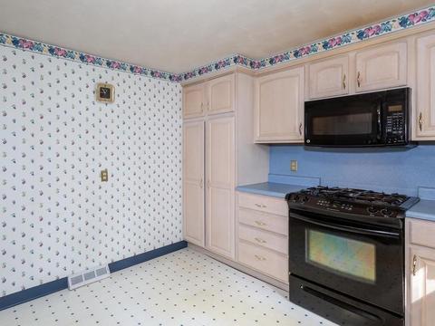 67 Newton Rd, Springfield, MA 01118 photo 17