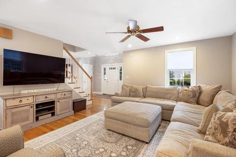 148 Howard St, Reading, MA 01867 photo 4