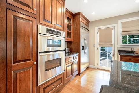 148 Howard St, Reading, MA 01867 photo 8