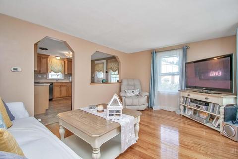 792 Mckinstry Ave, Chicopee, MA 01020 photo 10