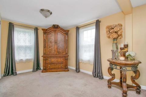 792 Mckinstry Ave, Chicopee, MA 01020 photo 15