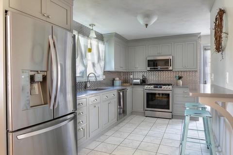 2 Brook Dr, Fairhaven, MA 02719 photo 5