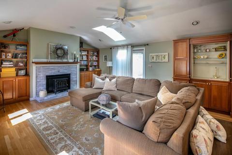 2 Brook Dr, Fairhaven, MA 02719 photo 4