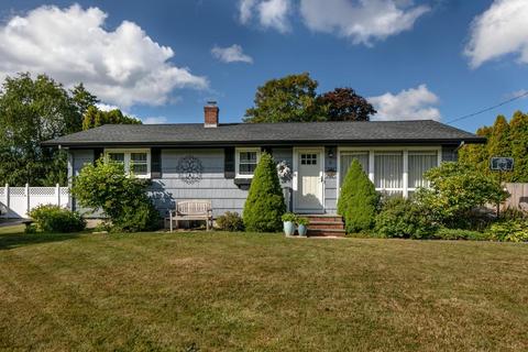 2 Brook Dr, Fairhaven, MA 02719 photo 2