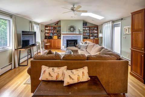 2 Brook Dr, Fairhaven, MA 02719 photo 3