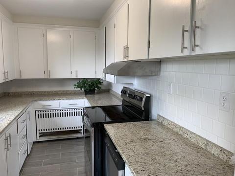 28 Elm St, Webster, MA 01570 photo 3