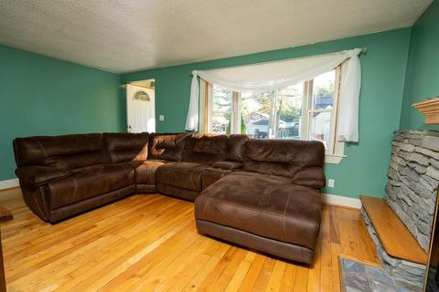 196 Savoy Ave, Springfield, MA 01104 photo 10