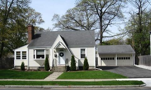 196 Savoy Ave, Springfield, MA 01104 photo 1