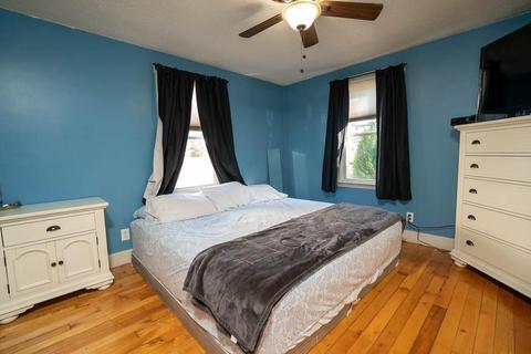 196 Savoy Ave, Springfield, MA 01104 photo 12