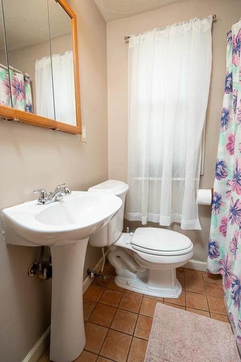 196 Savoy Ave, Springfield, MA 01104 photo 13