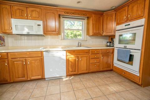 196 Savoy Ave, Springfield, MA 01104 photo 6