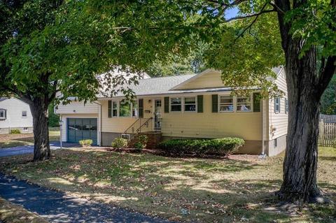 19 Larch Ln, Reading, MA 01867 photo 2