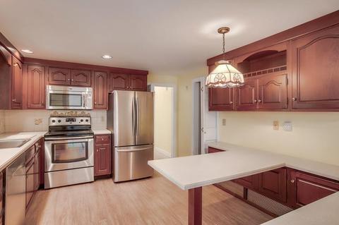 19 Larch Ln, Reading, MA 01867 photo 3