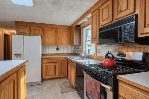36 High St, Erving, MA 01344 photo 5