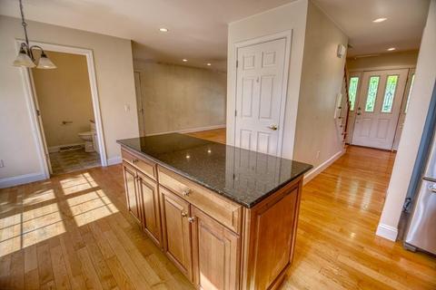 596 Washington St #A, Gloucester, MA 01930 photo 9