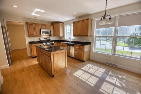 596 Washington St #A, Gloucester, MA 01930 photo 5