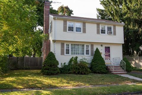 39 Chestnut St, Danvers, MA 01923 photo 2