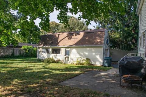 39 Chestnut St, Danvers, MA 01923 photo 4