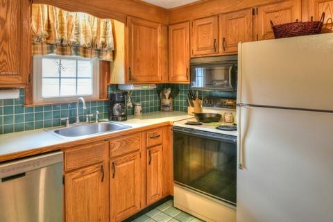 39 Chestnut St, Danvers, MA 01923 photo 12