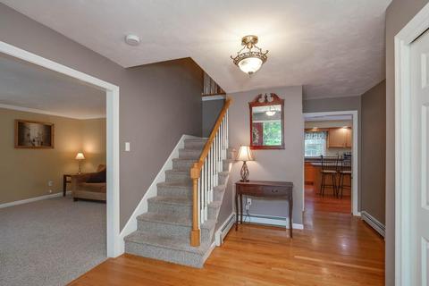 86 Cedar St, Sturbridge, MA 01566 photo 4