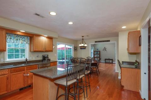 86 Cedar St, Sturbridge, MA 01566 photo 5