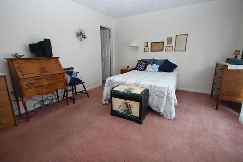 131 Forest St #E8, Saugus, MA 01906 photo 16