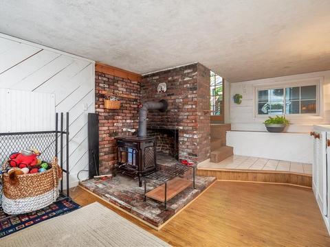 422 Taylor Rd, Stow, MA 01775 photo 2