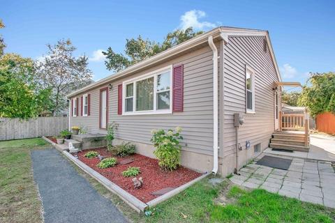 90 Leatherleaf Dr, Springfield, MA 01109 photo 1