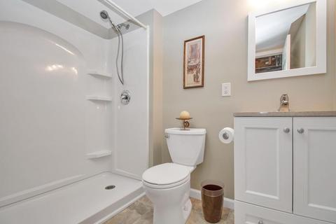 90 Leatherleaf Dr, Springfield, MA 01109 photo 17