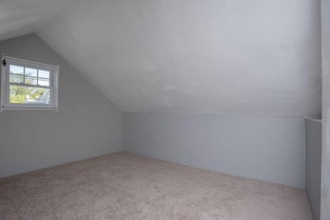 313 Orswell St, Fall River, MA 02724 photo 32
