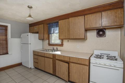 313 Orswell St, Fall River, MA 02724 photo 11