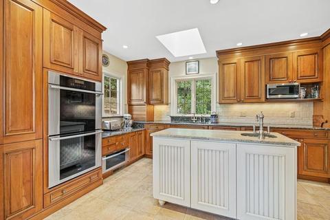 33 Blacksmith Way, Saugus, MA 01906 photo 11