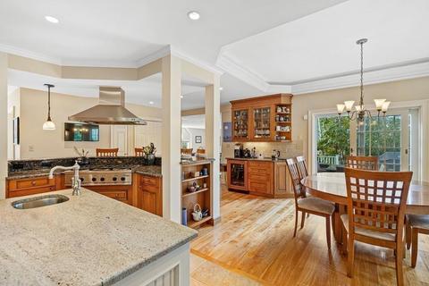 33 Blacksmith Way, Saugus, MA 01906 photo 13