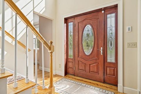 33 Blacksmith Way, Saugus, MA 01906 photo 4