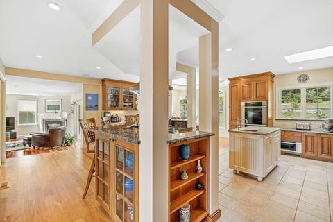 33 Blacksmith Way, Saugus, MA 01906 photo 16